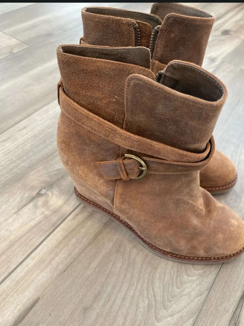 Johnston and Murphy Women's Suede Wedge Ankle Boots in Brown. Size 7